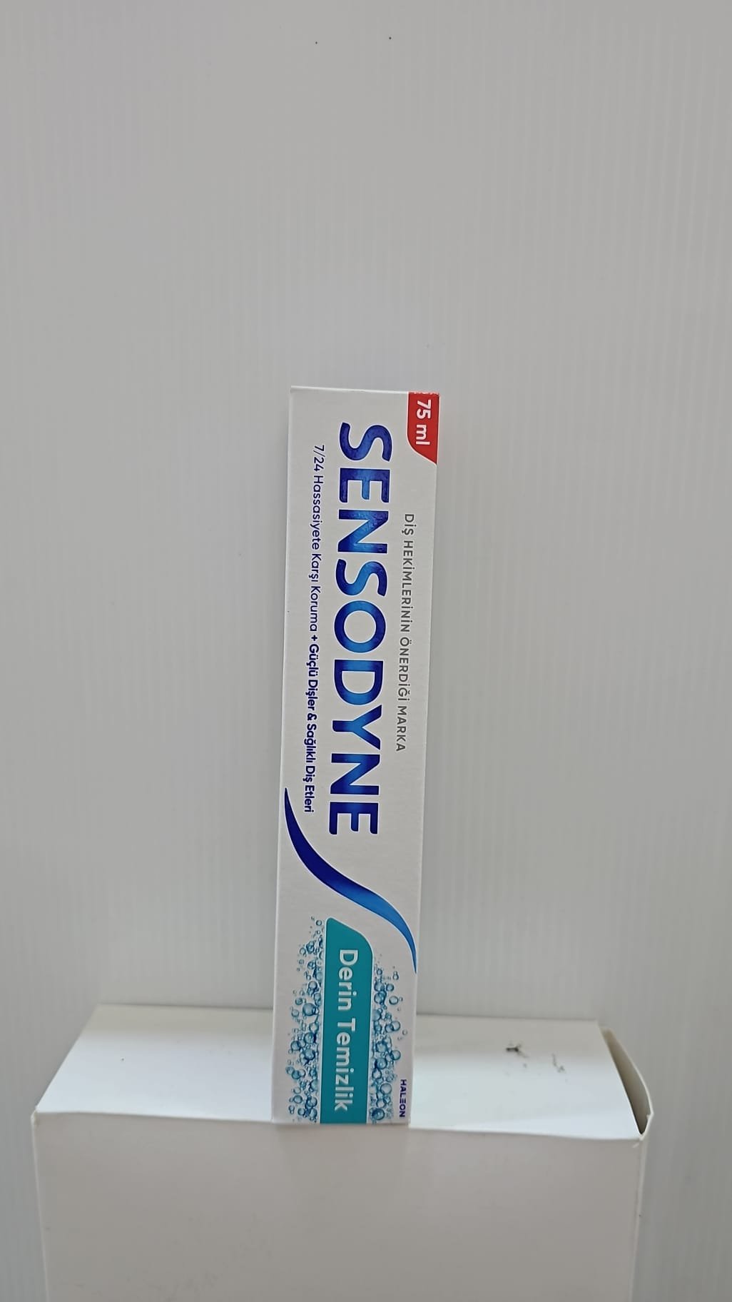 (Sensodyne)