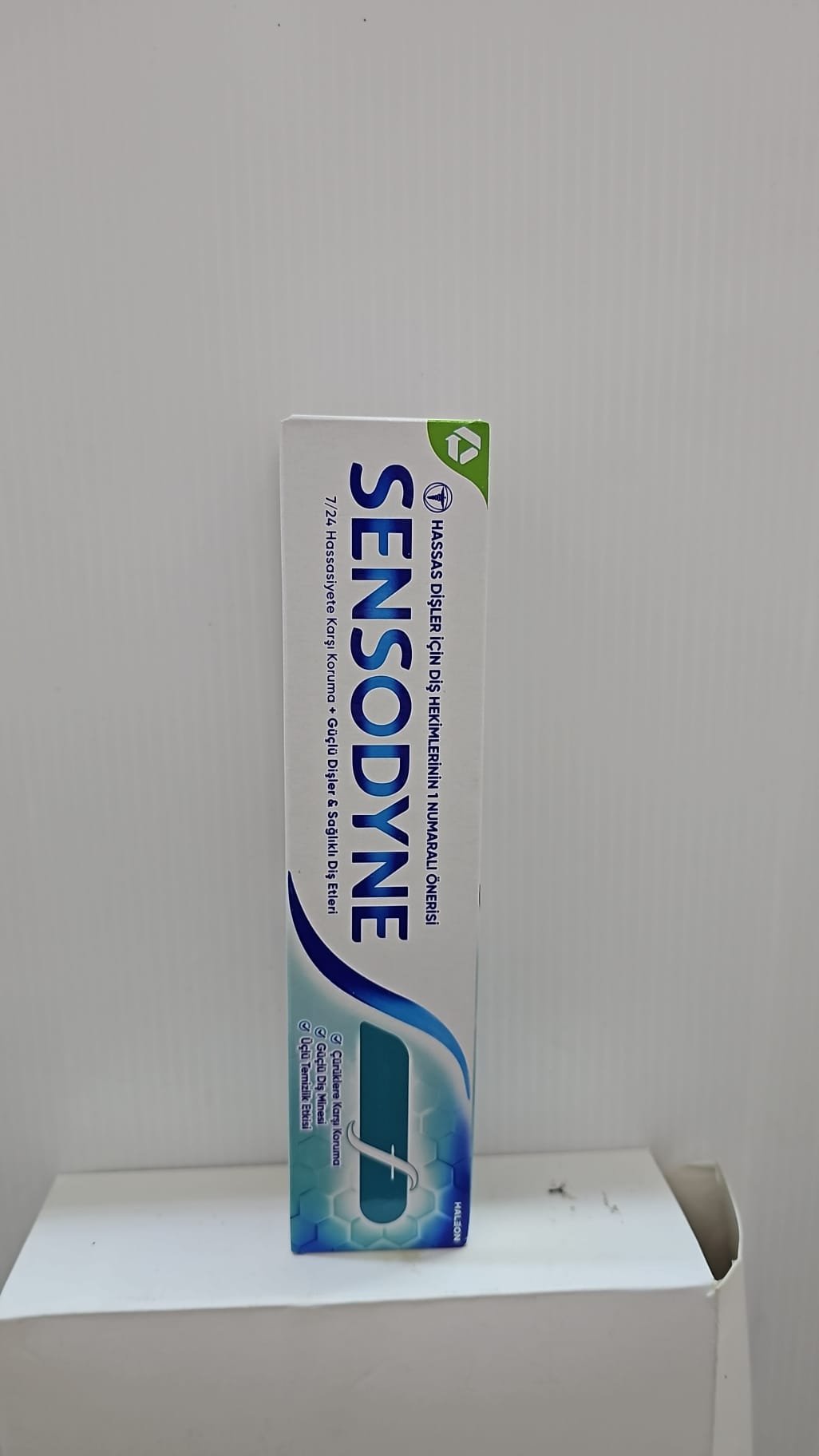 (Sensodyne)